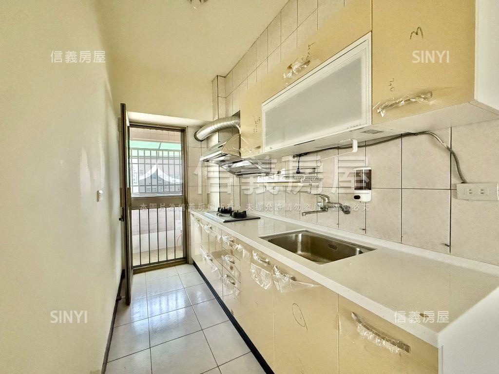 近成大雙陽台明亮三房房屋室內格局與周邊環境