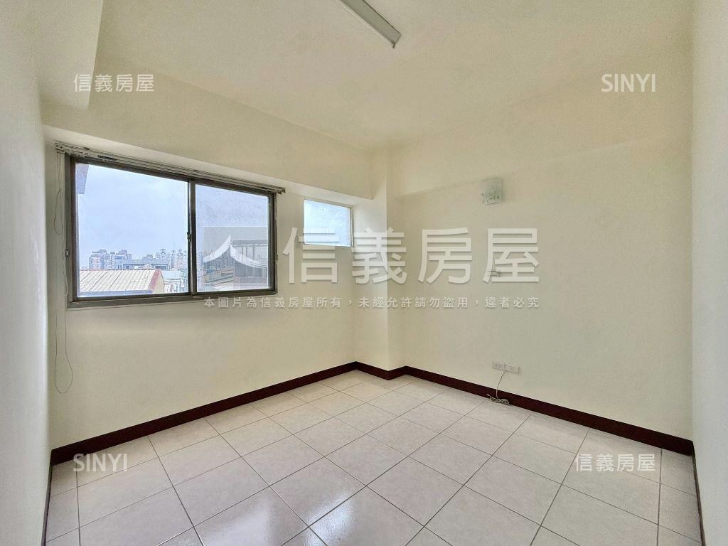 近成大雙陽台明亮三房房屋室內格局與周邊環境