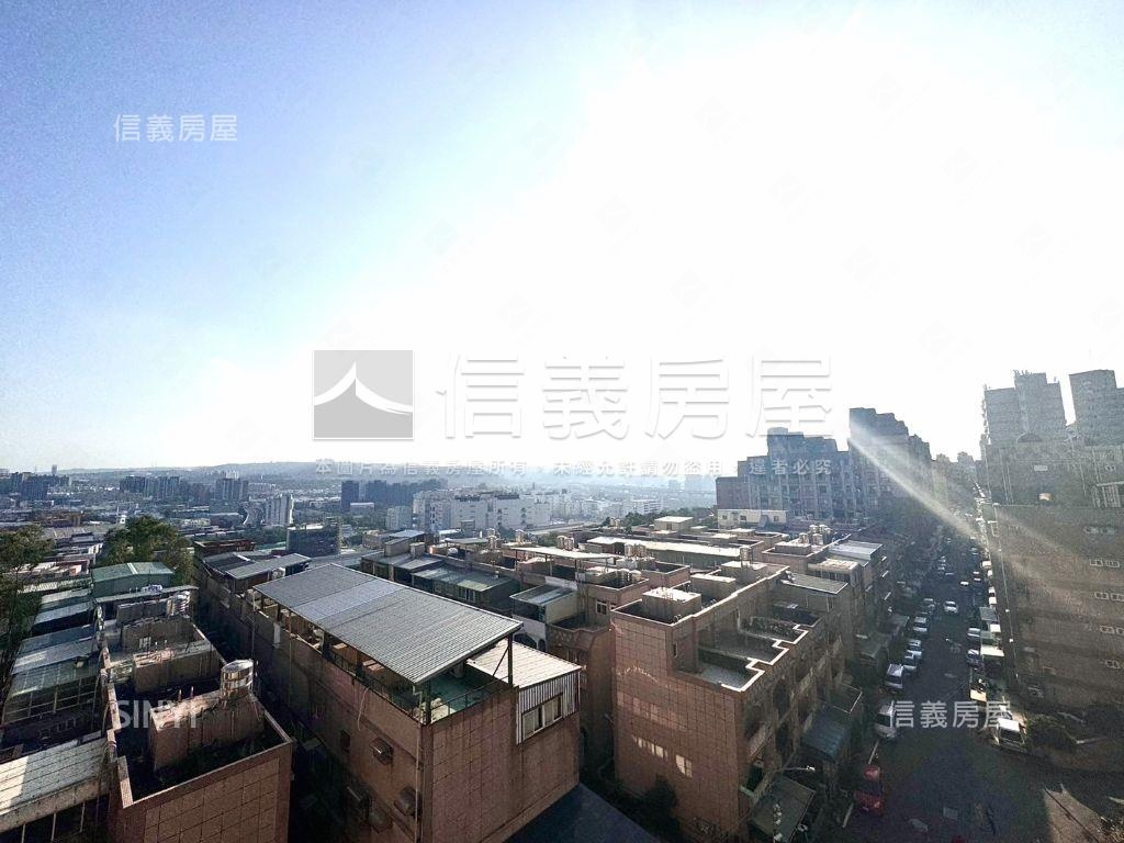 近幼獅交流道稀有兩房車位房屋室內格局與周邊環境