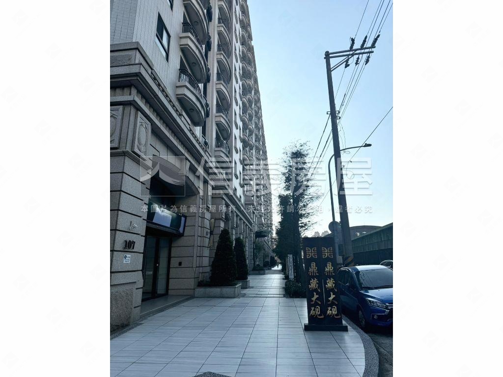 近幼獅交流道稀有兩房車位房屋室內格局與周邊環境