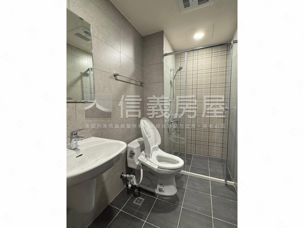 上謙城全新兩房坡平車位房屋室內格局與周邊環境