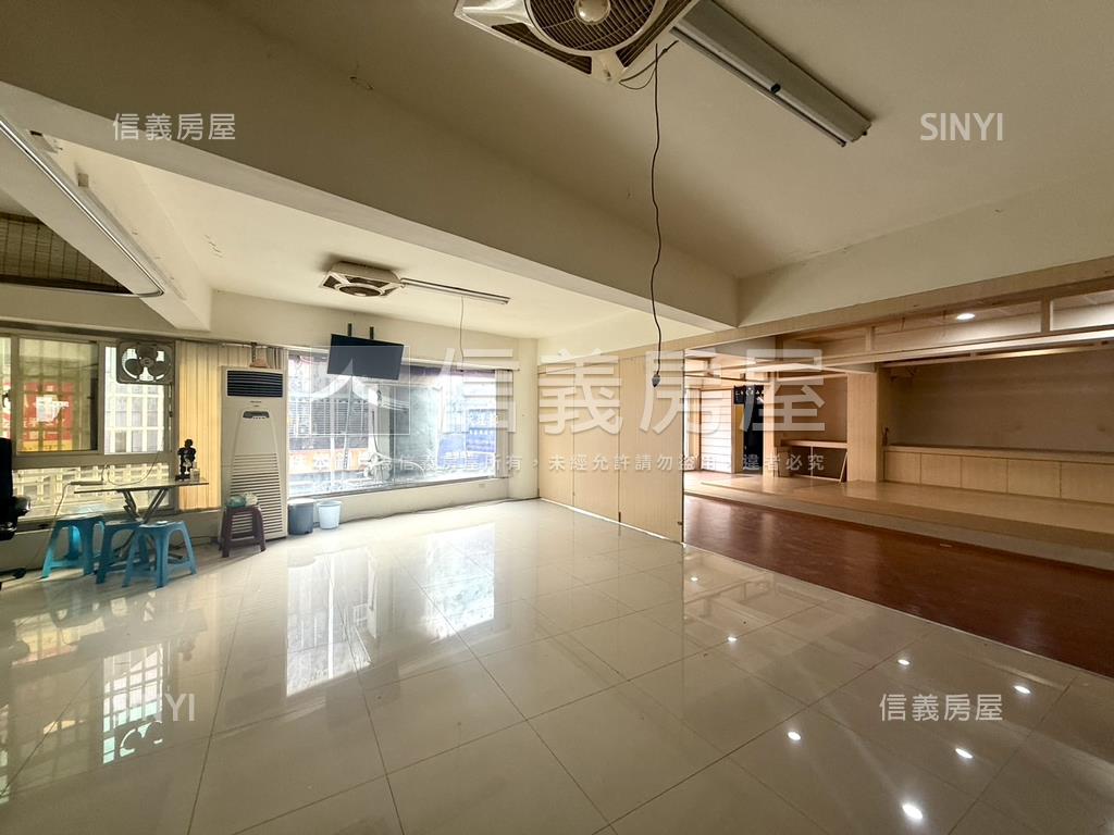 近中港運動公園二樓華廈房屋室內格局與周邊環境