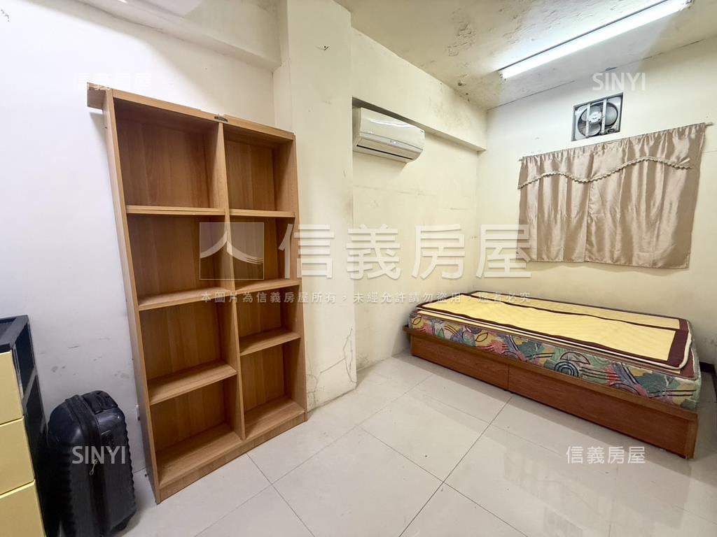 近中港運動公園二樓華廈房屋室內格局與周邊環境