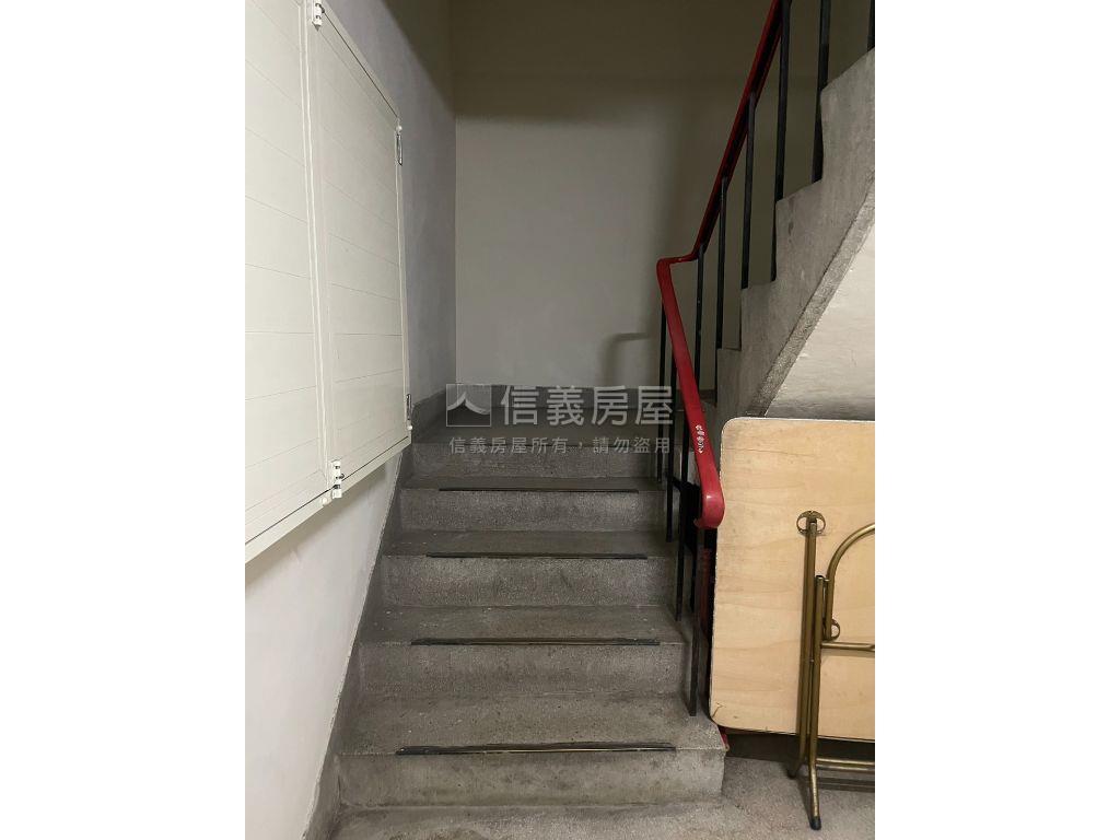 大里近立人高中三房美寓房屋室內格局與周邊環境