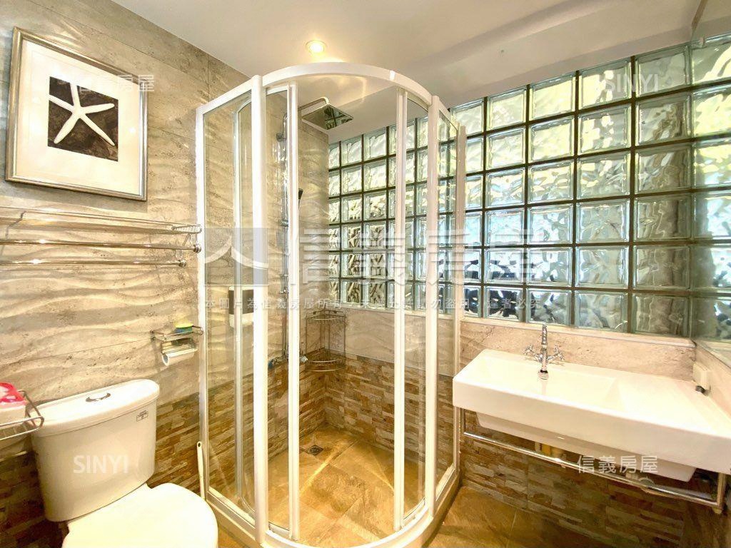 近文化中心三房附車位房屋室內格局與周邊環境