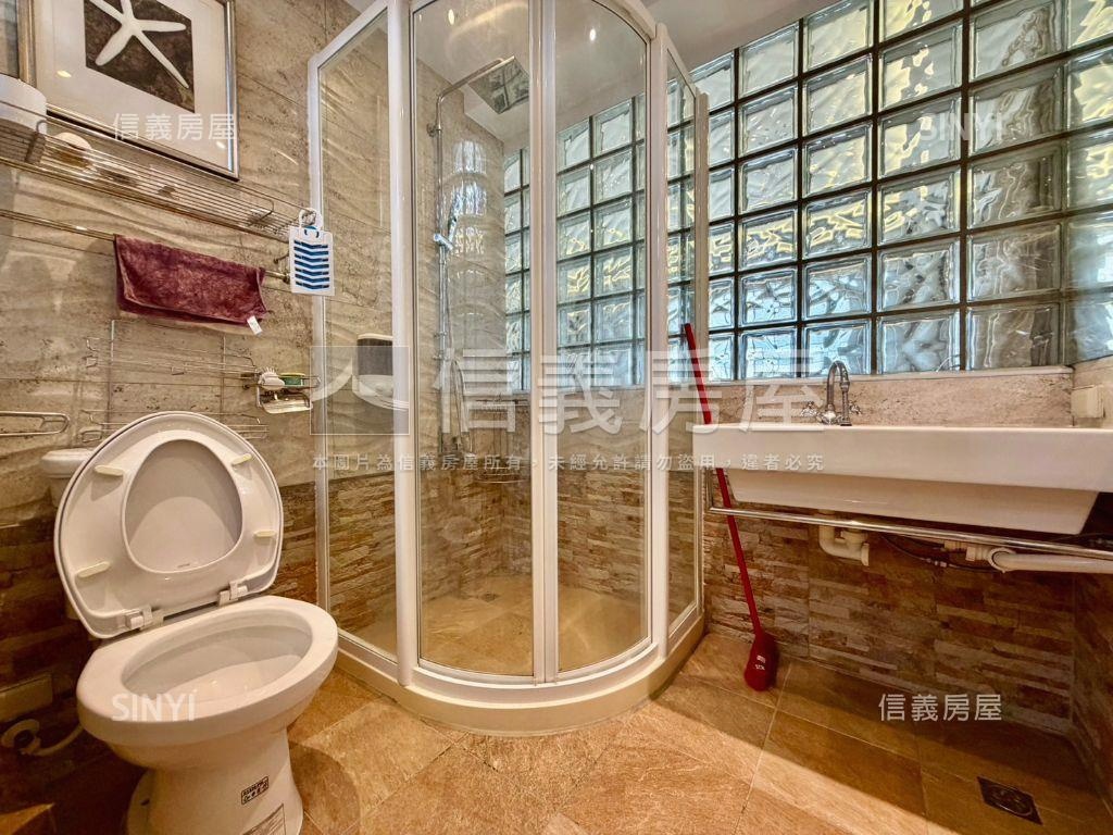 近文化中心三房附車位房屋室內格局與周邊環境