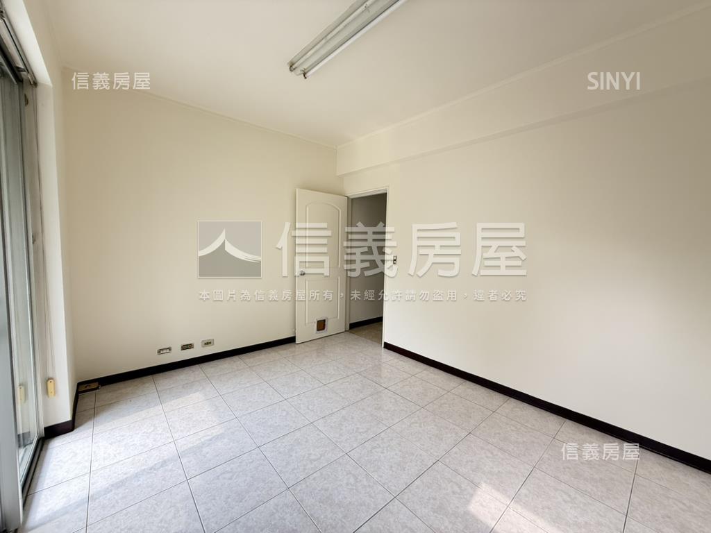 近內壢火車站黃金透店房屋室內格局與周邊環境