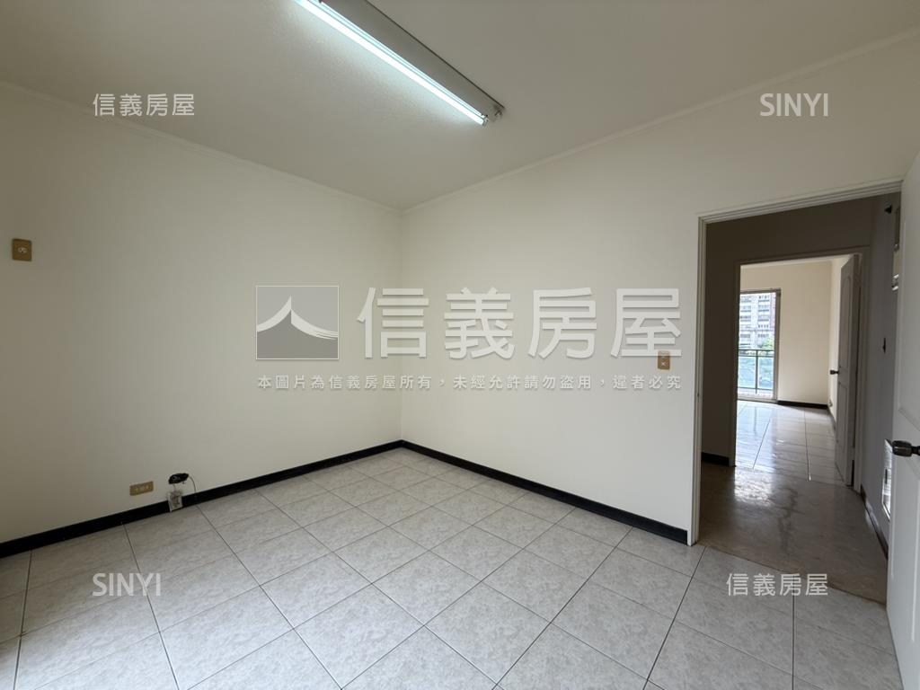 近內壢火車站黃金透店房屋室內格局與周邊環境