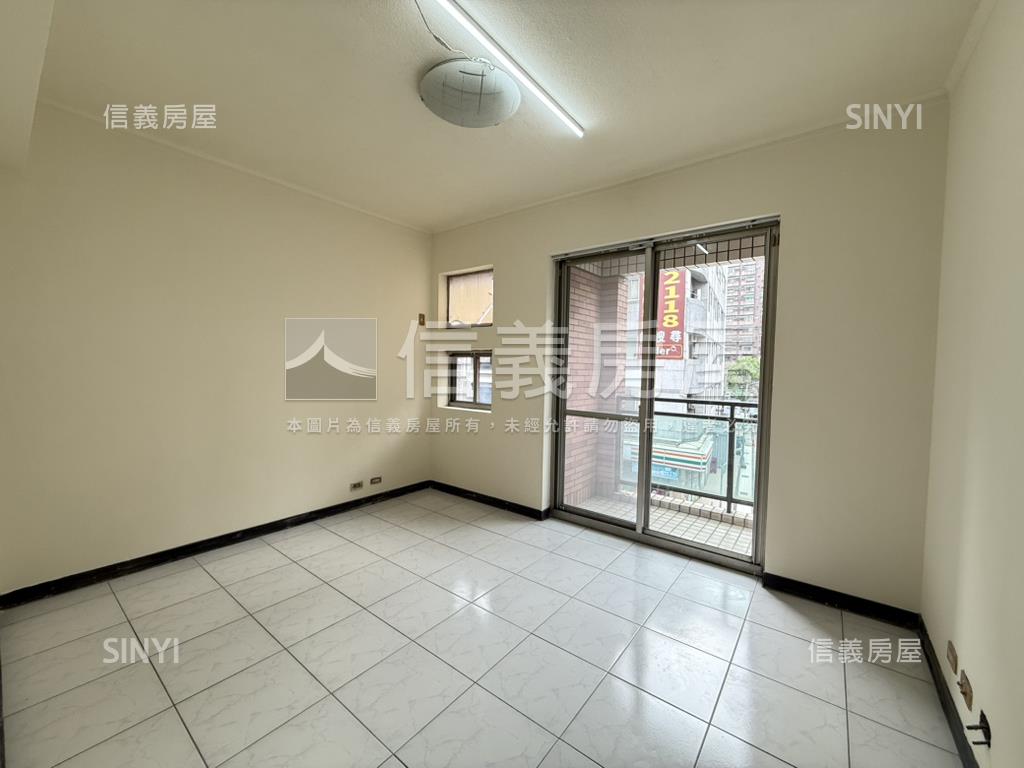 近內壢火車站黃金透店房屋室內格局與周邊環境