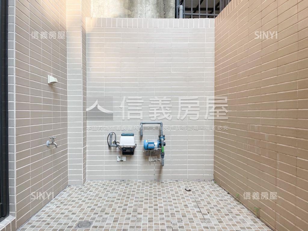 小港質感未入住社區型車墅房屋室內格局與周邊環境