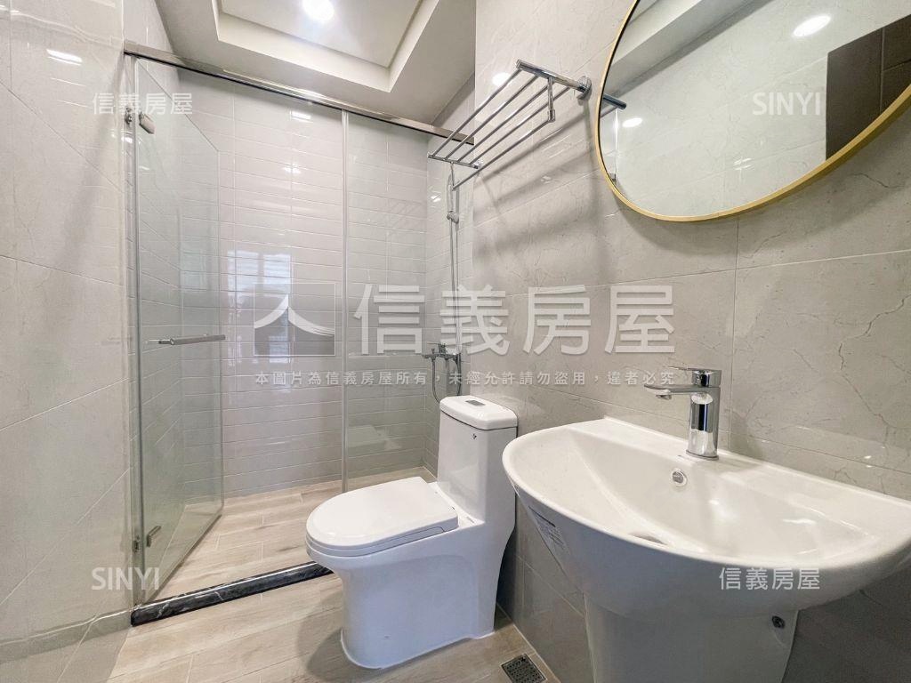 小港質感未入住社區型車墅房屋室內格局與周邊環境