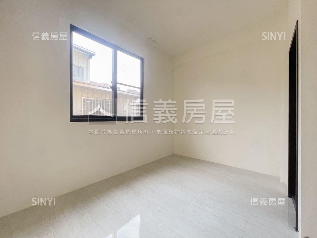 小港質感未入住社區型車墅房屋室內格局與周邊環境