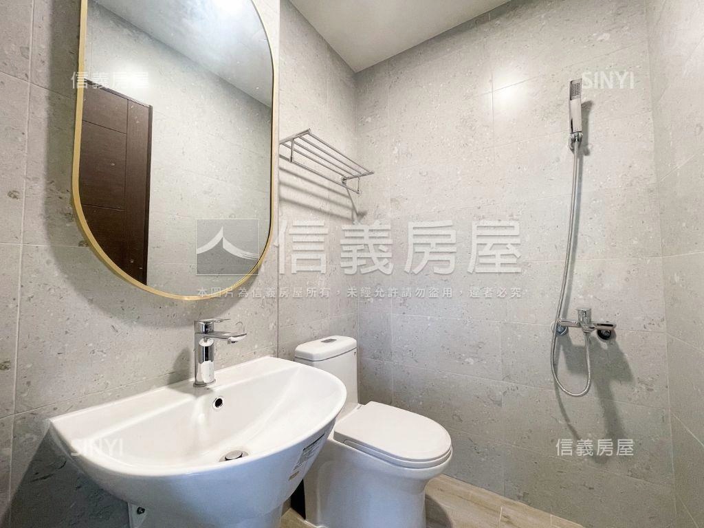 小港質感未入住社區型車墅房屋室內格局與周邊環境