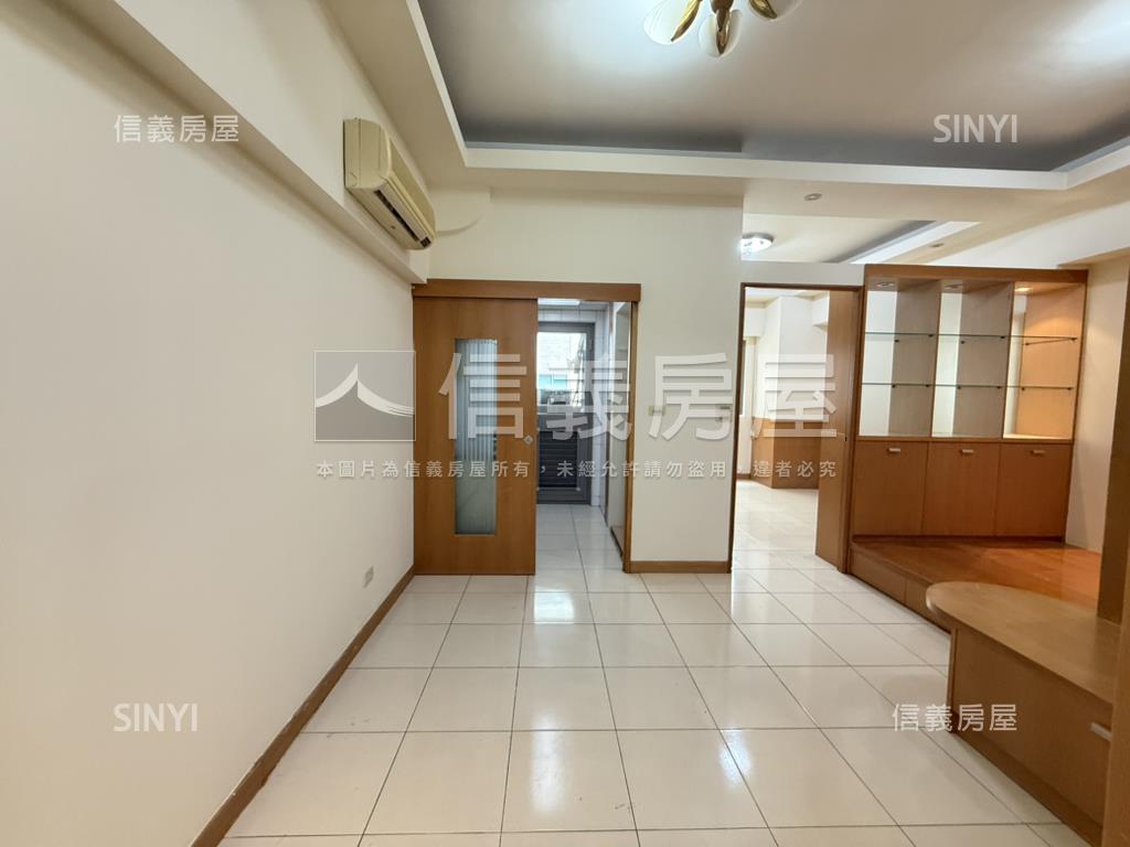 悠活大空間套房車位房屋室內格局與周邊環境