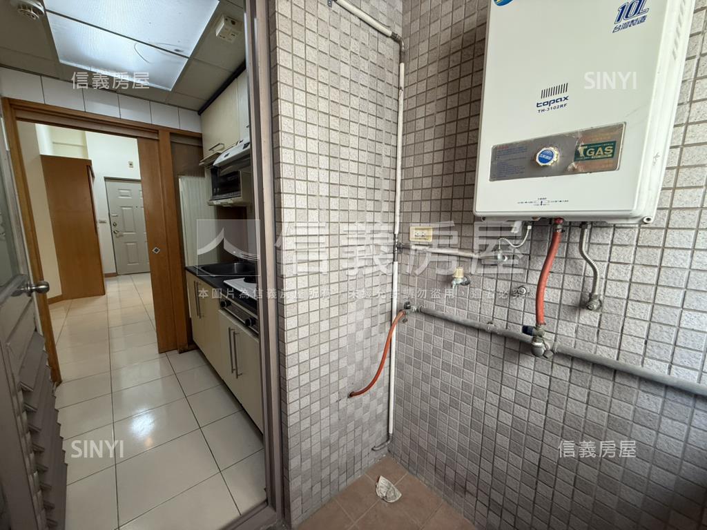 悠活大空間套房車位房屋室內格局與周邊環境