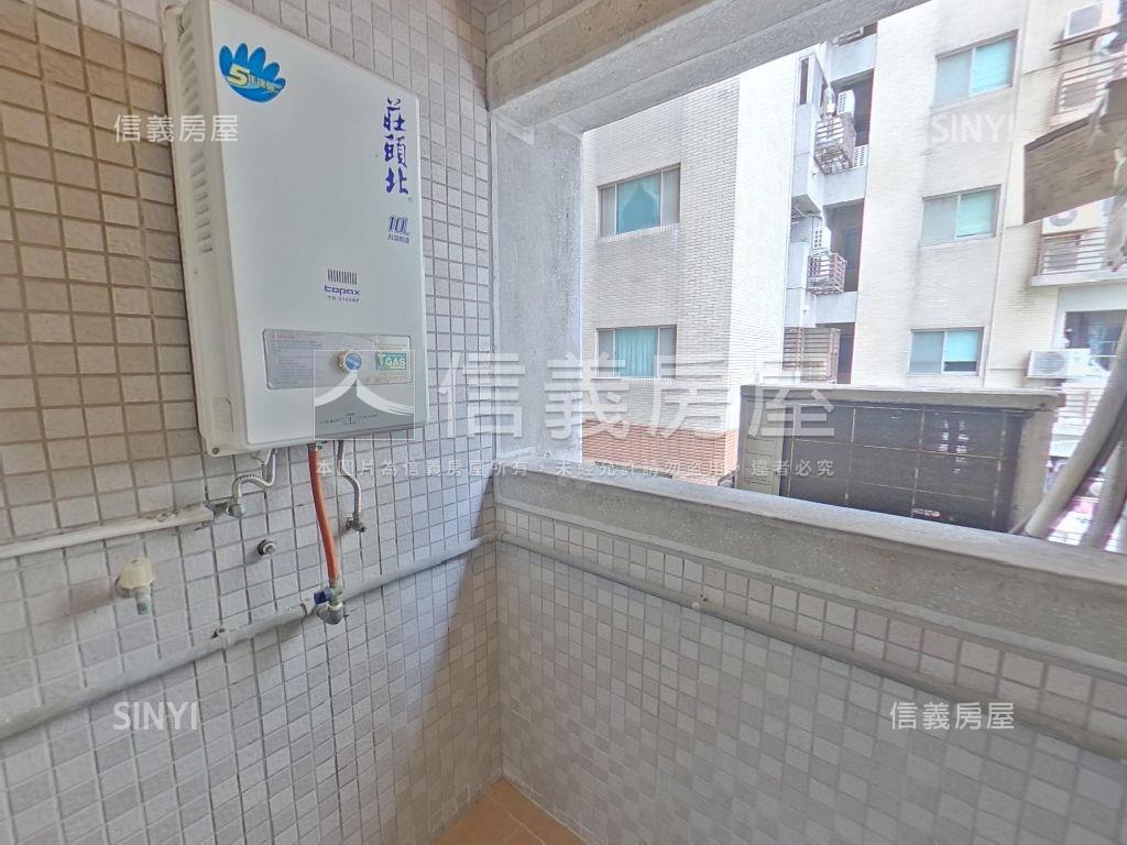 悠活大空間套房車位房屋室內格局與周邊環境