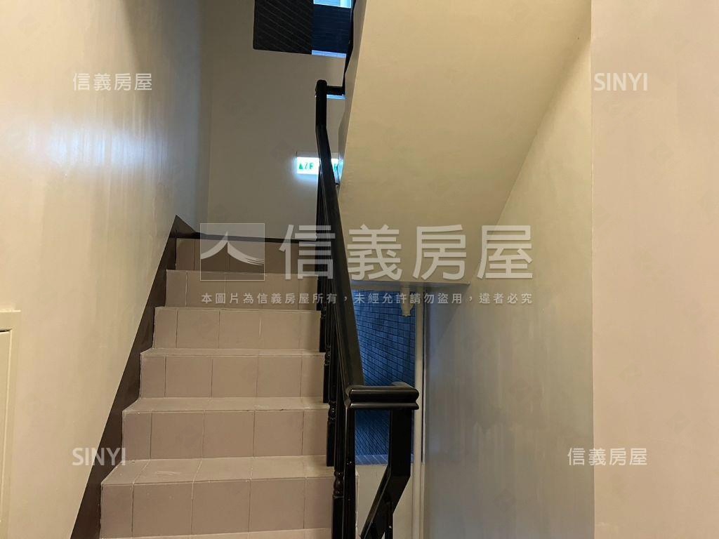 新潤心苑全新三房房屋室內格局與周邊環境