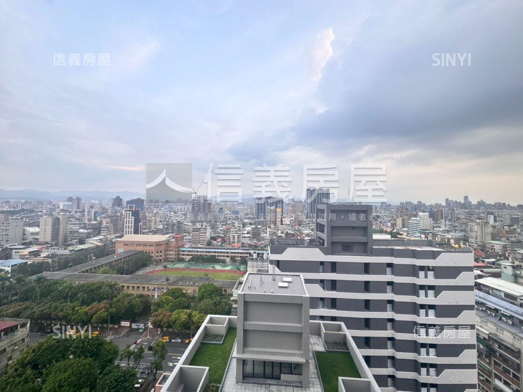 朝南面學校美裝潢兩房平車房屋室內格局與周邊環境