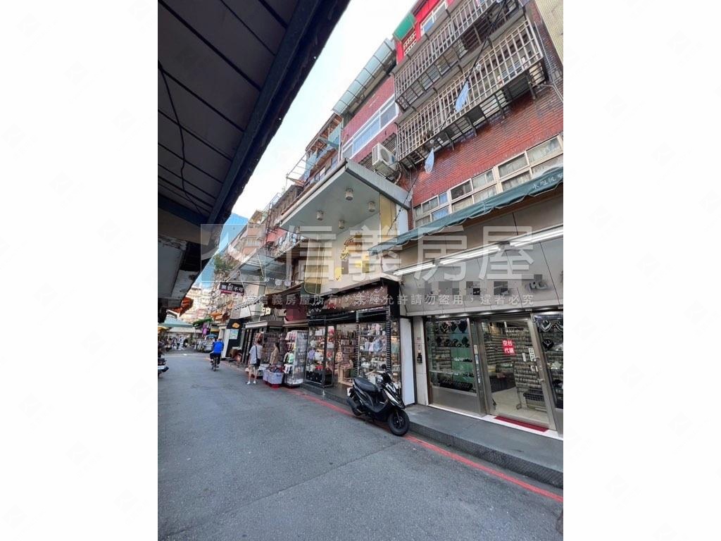 專任雙子星商三透天房屋室內格局與周邊環境
