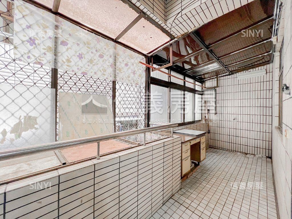 近櫻花捷運大三房房屋室內格局與周邊環境