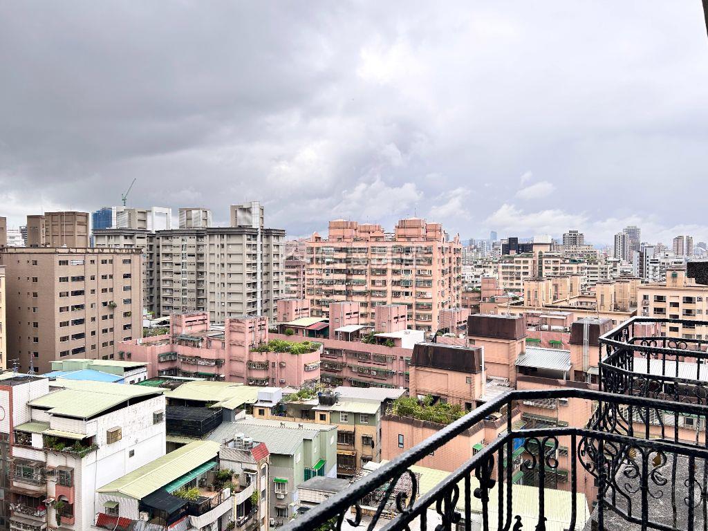 喜悅大露臺兩房房屋室內格局與周邊環境