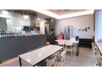 逢甲近家樂福角間吃市店面