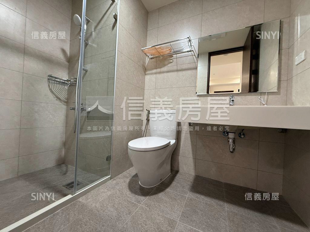 三本雲上高樓田園景色兩房房屋室內格局與周邊環境