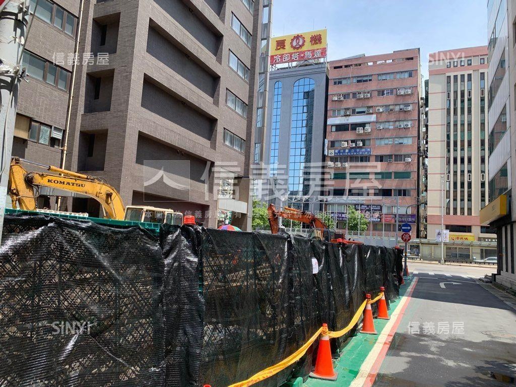 南京阿曼高樓層邊間採光佳房屋室內格局與周邊環境