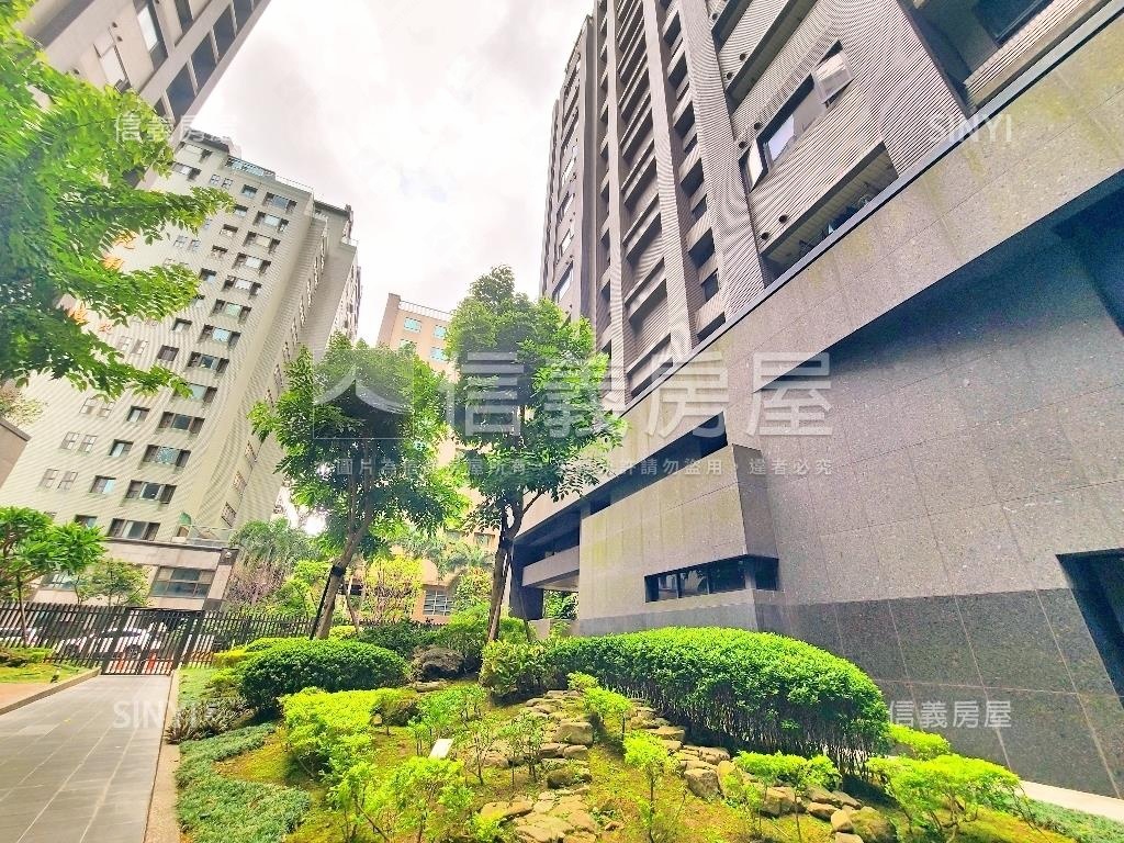 藝文鼎苑美居雙車位房屋室內格局與周邊環境