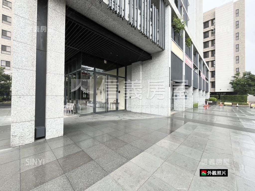 鳳鳴雙學區景觀３房車位房屋室內格局與周邊環境