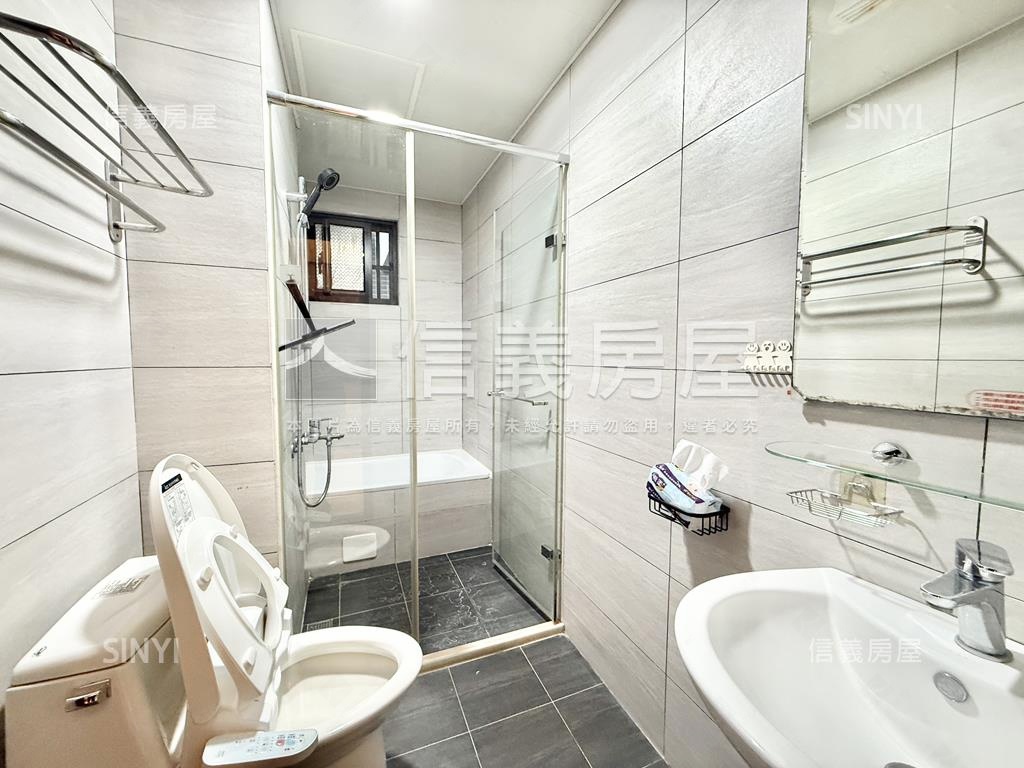 愛上城又青三房車位房屋室內格局與周邊環境