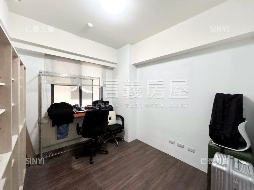 煙波行館。大三房裝潢美景房屋室內格局與周邊環境