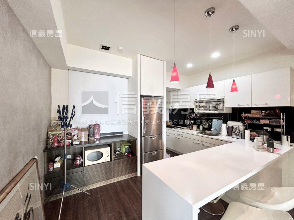 煙波行館。大三房裝潢美景房屋室內格局與周邊環境