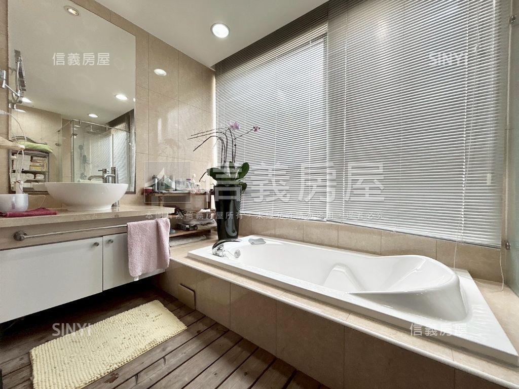 煙波行館。大三房裝潢美景房屋室內格局與周邊環境
