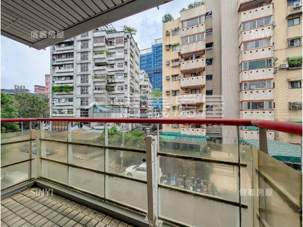木柵双併電梯大三房車位房屋室內格局與周邊環境