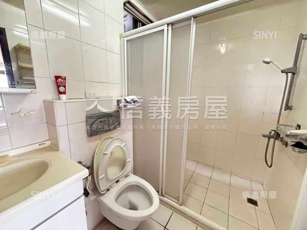 近九德捷運站稀有釋出Ｂ房屋室內格局與周邊環境