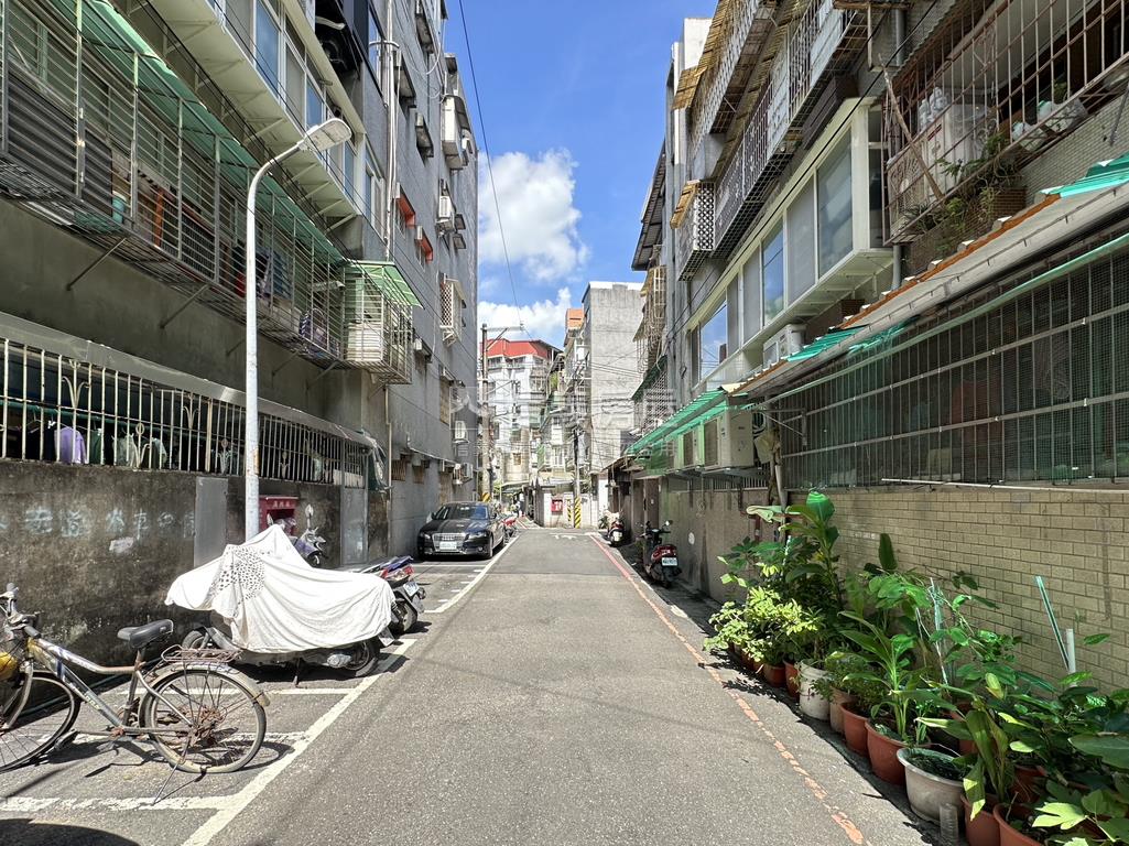 頂溪邊間二樓房屋室內格局與周邊環境
