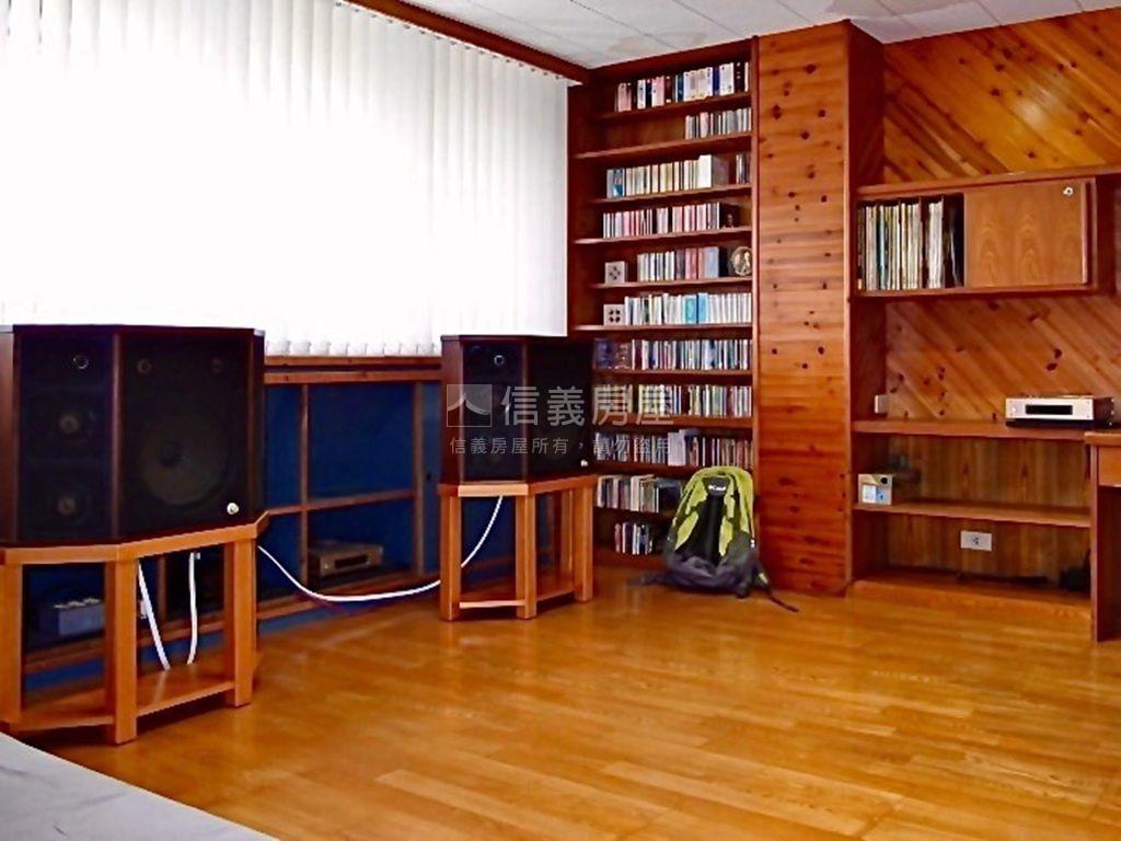 天母芝山捷運精品房屋室內格局與周邊環境