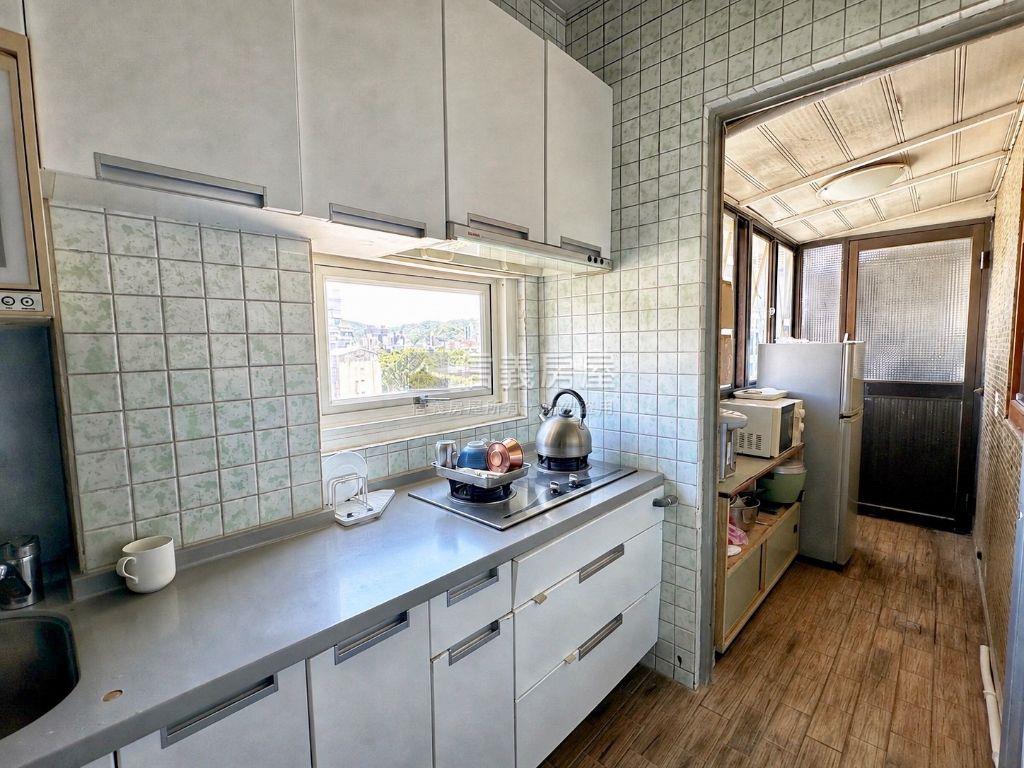 天母芝山捷運精品房屋室內格局與周邊環境
