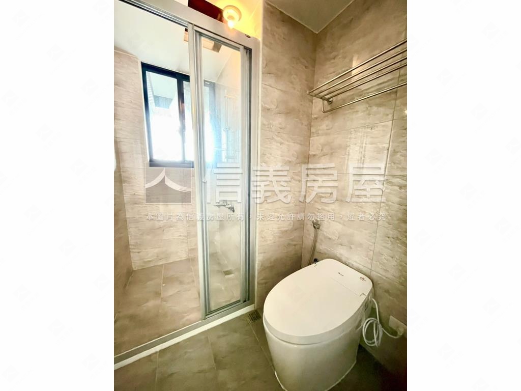 富宇世界花園高樓２房平車房屋室內格局與周邊環境