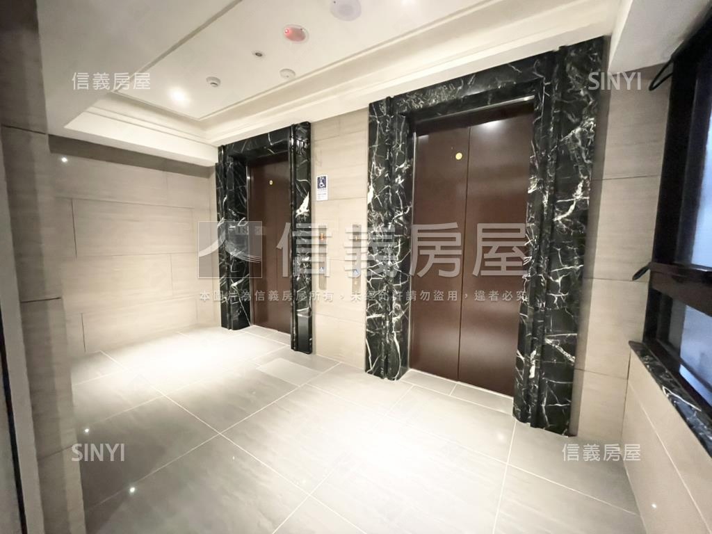 富宇世界花園高樓２房平車房屋室內格局與周邊環境