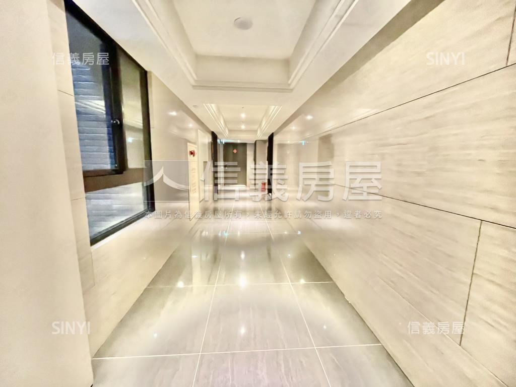 富宇世界花園高樓２房平車房屋室內格局與周邊環境