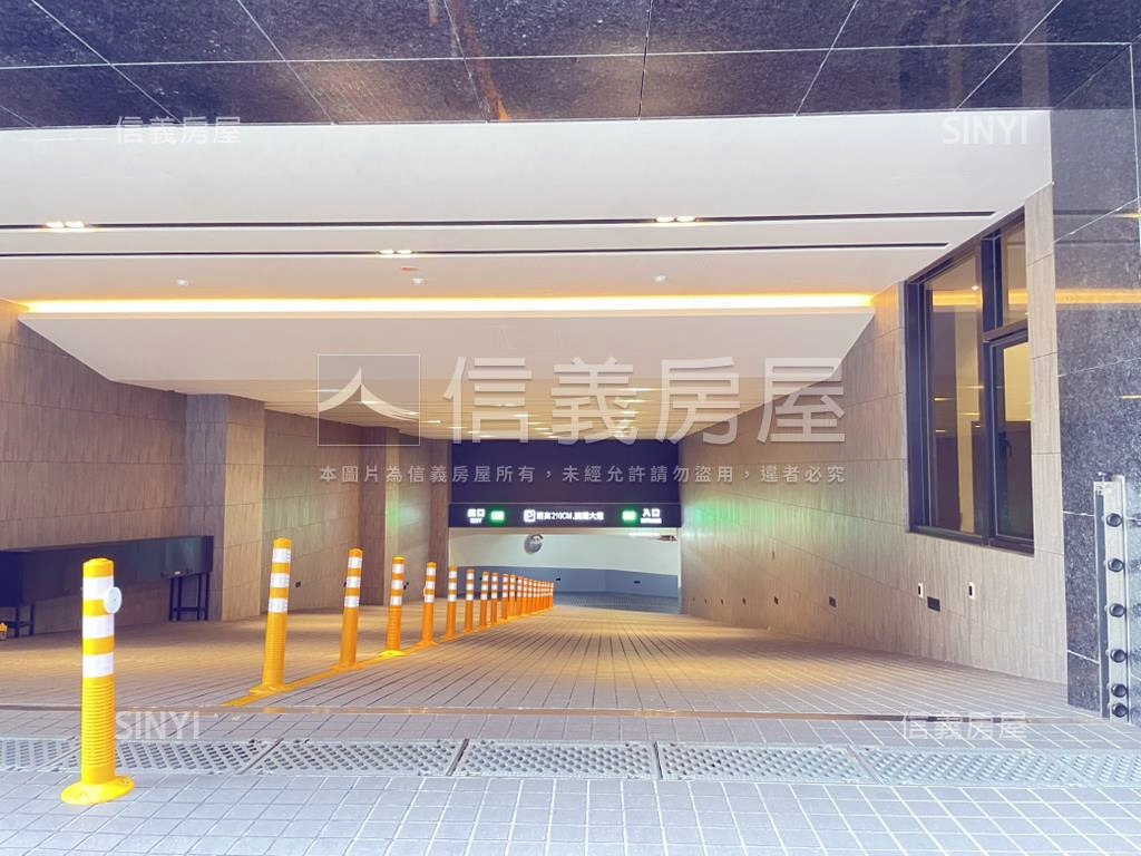 富宇世界花園高樓２房平車房屋室內格局與周邊環境