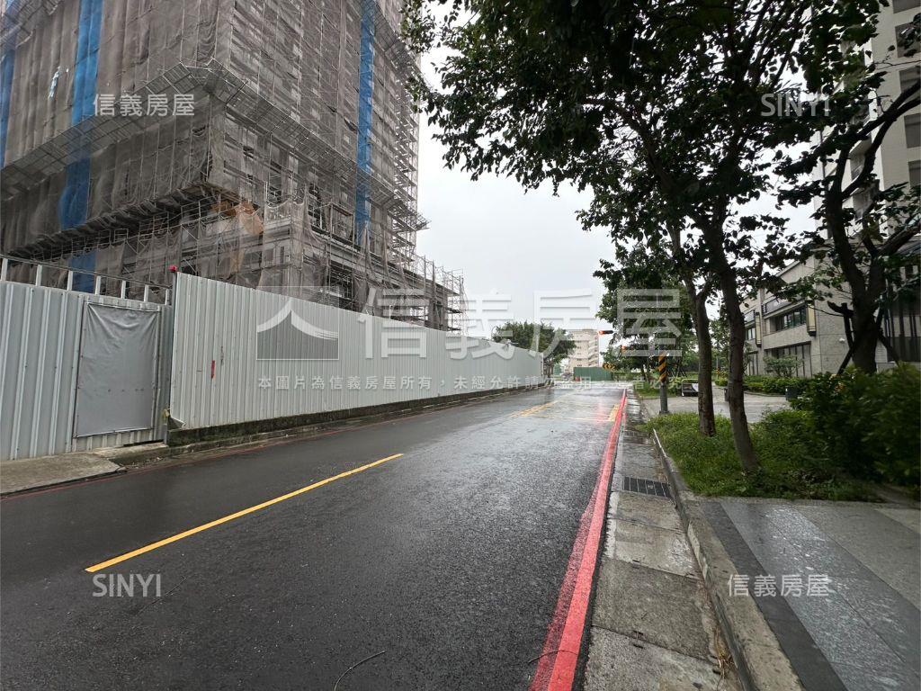 次頂樓★艾美新時代平車房屋室內格局與周邊環境