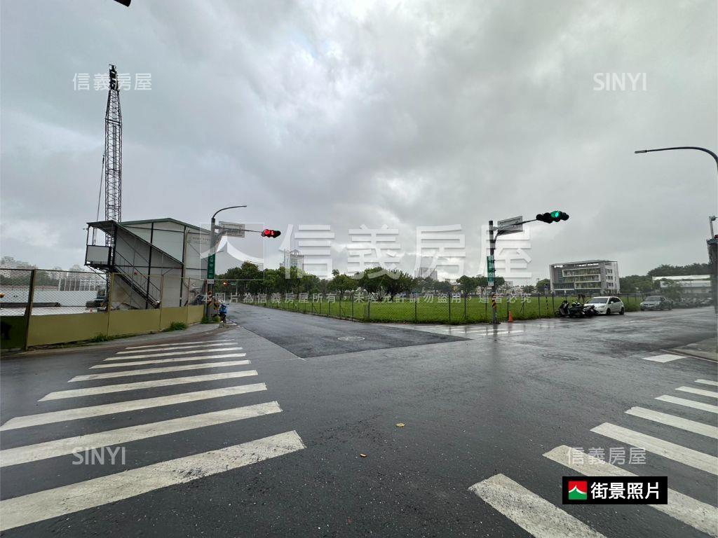 次頂樓★艾美新時代平車房屋室內格局與周邊環境