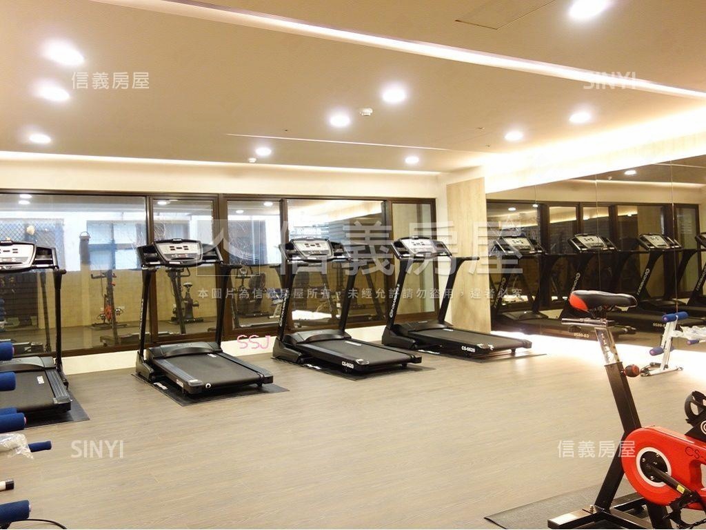 雙捷高樓質感豪邸平面車位房屋室內格局與周邊環境