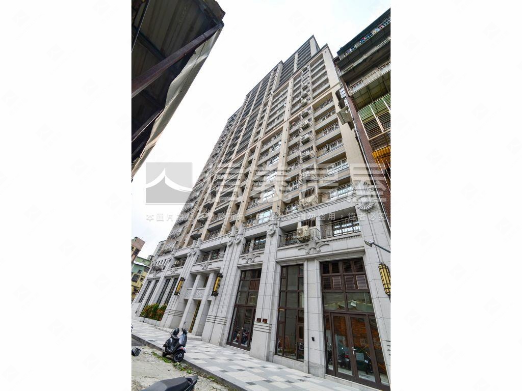 雙捷高樓質感豪邸平面車位房屋室內格局與周邊環境