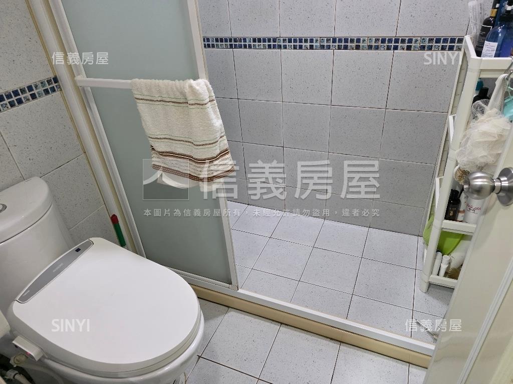 海誓山盟大四房坡平車位房屋室內格局與周邊環境