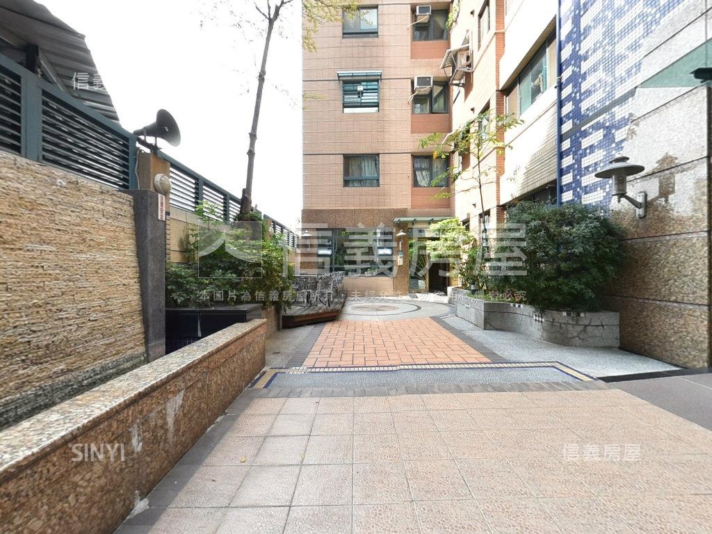 海誓山盟大四房坡平車位房屋室內格局與周邊環境