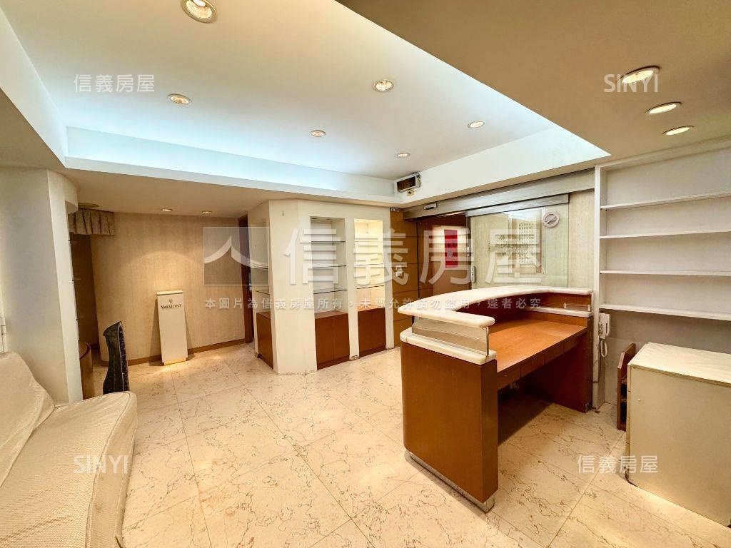 ＮＥＷ東區正２１６巷店辦房屋室內格局與周邊環境